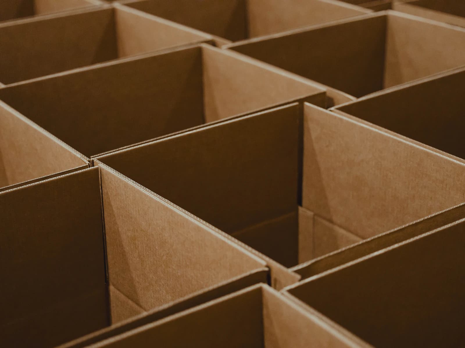 Scatole di spedizione pronte per la distribuzione all’ingrosso